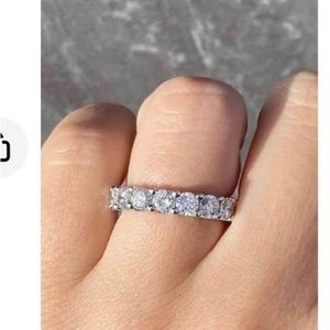 Full Eternity Natural Diamond Ring 3.20 cts with certificate in Platinum.
